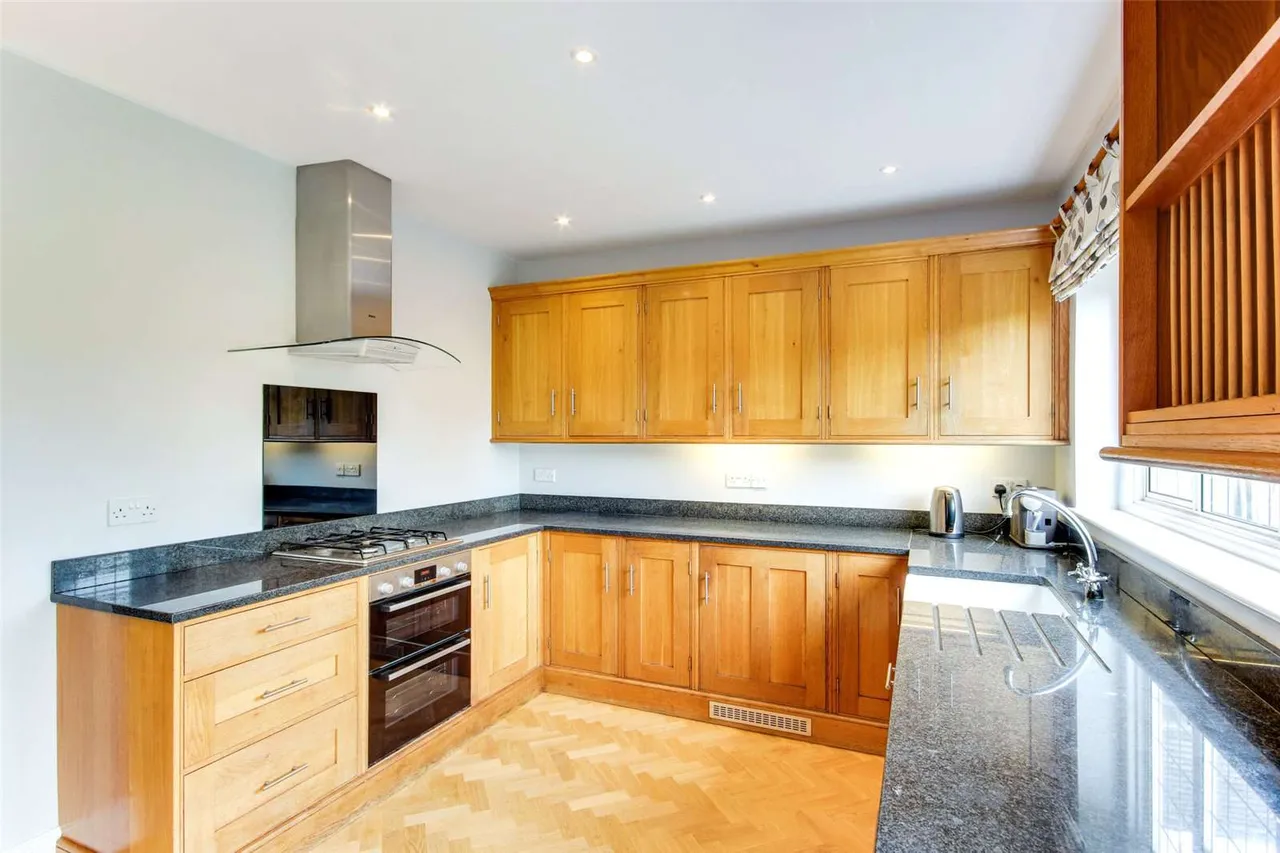 Forest Road, Tunbridge Wells, Kent, TN2 5EX, photo 9