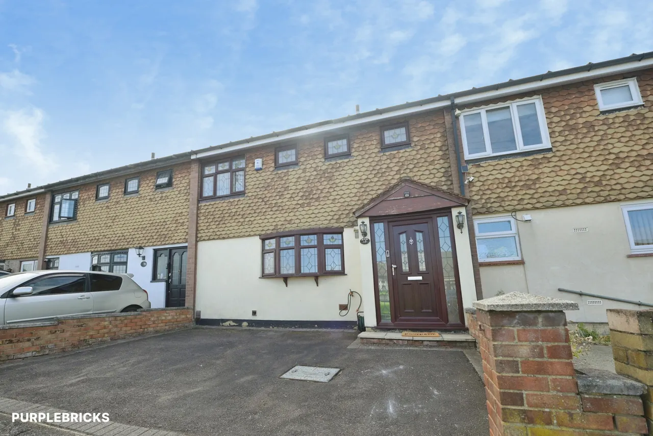3 bed house for sale, Thorn Lane, Rainham, RM13