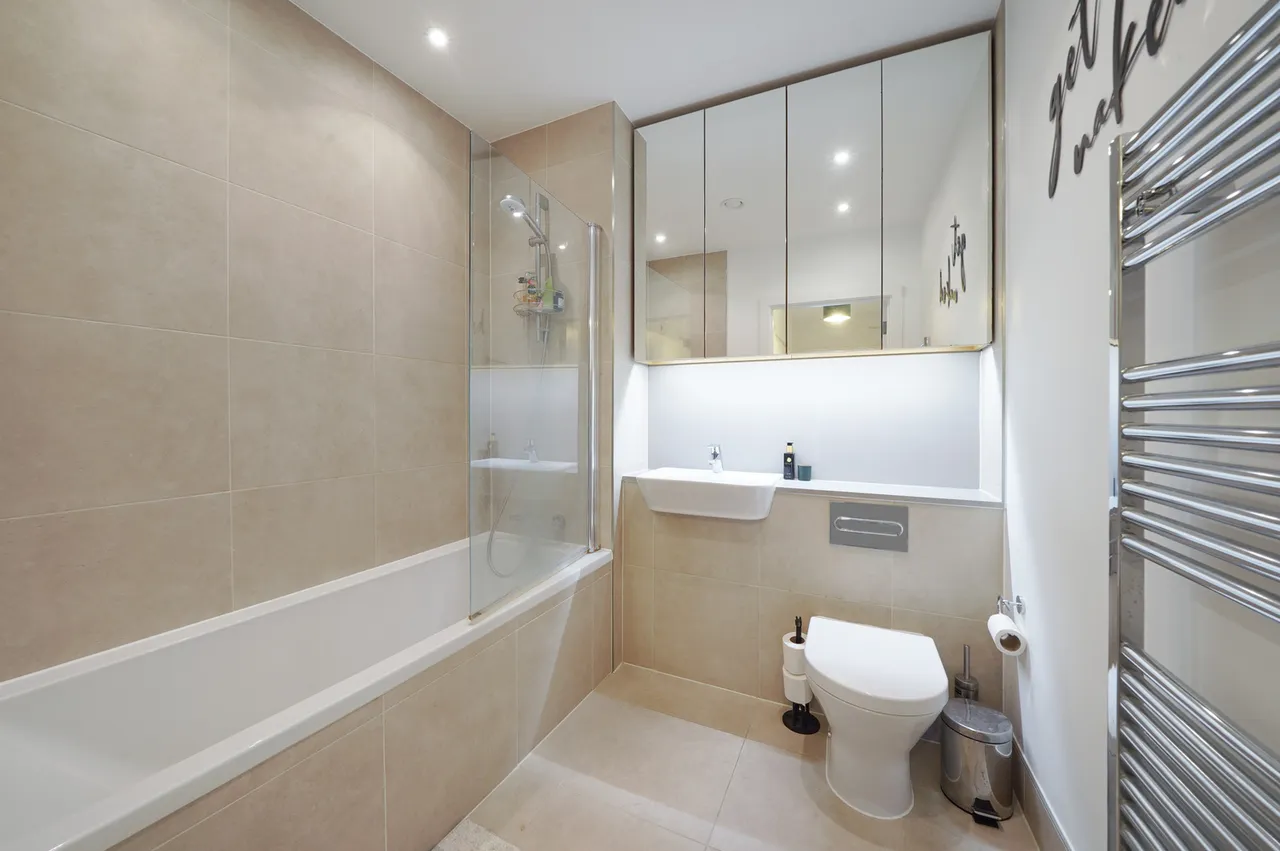 Royal Captain Court, London, E14, photo 11