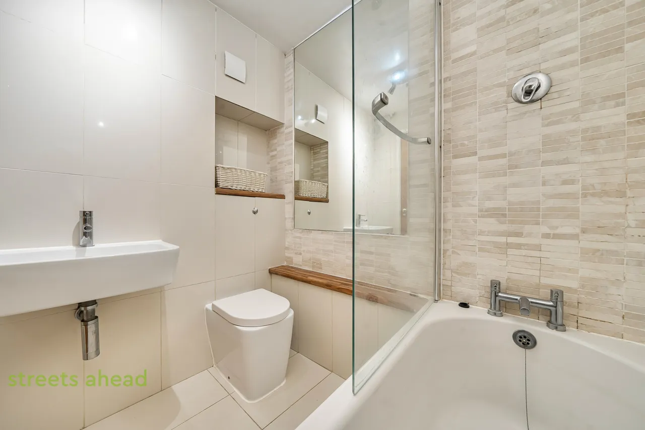 Derwent Road, London, SW20, photo 10
