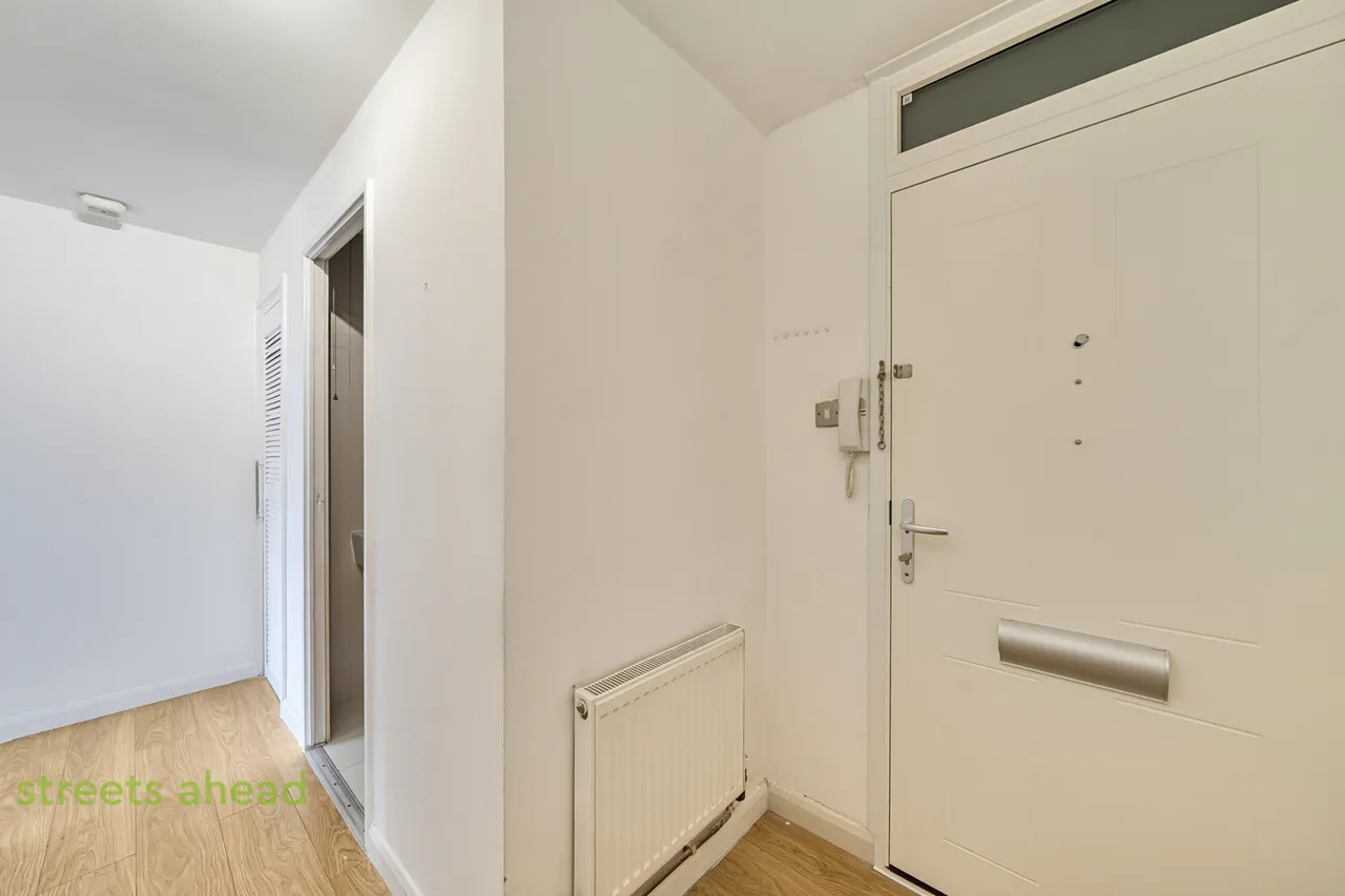 Derwent Road, London, SW20, photo 15