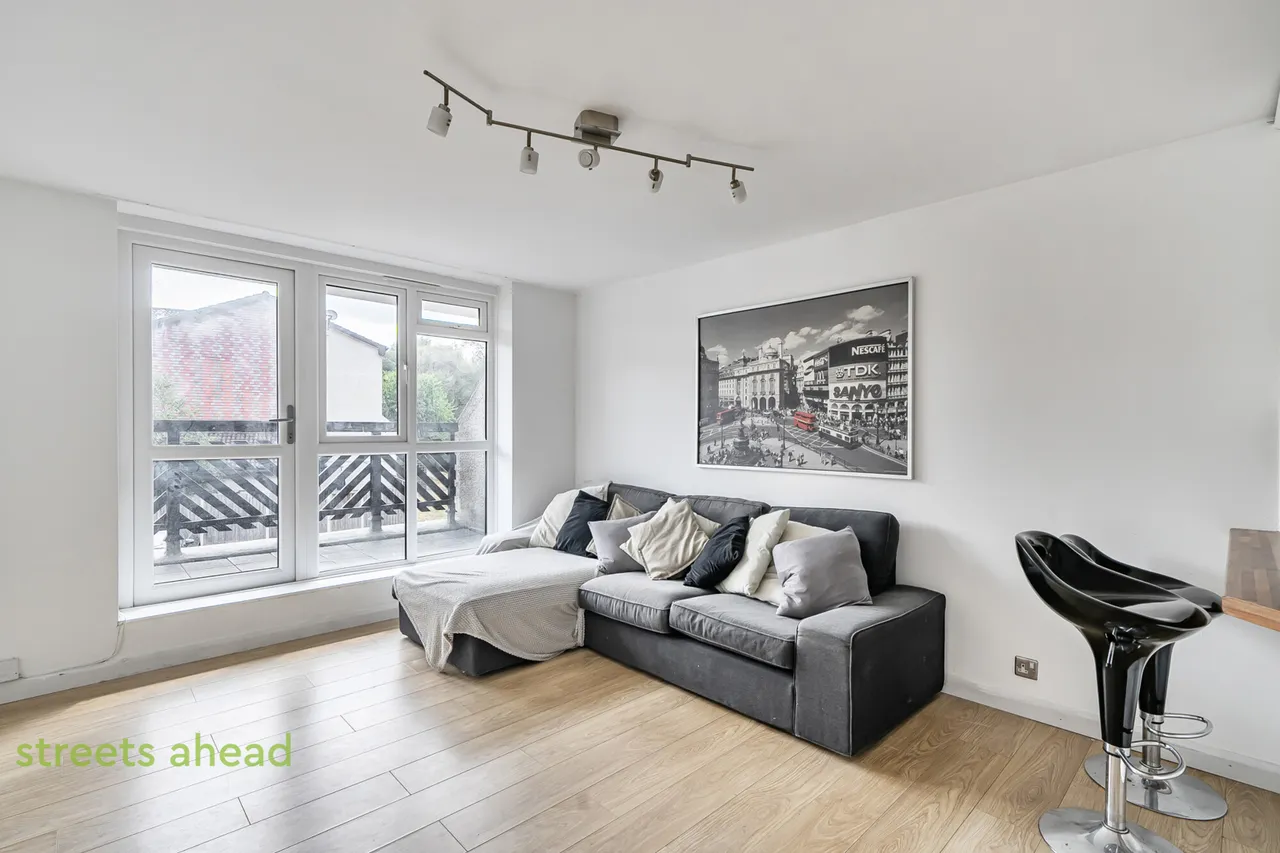 Derwent Road, London, SW20, photo 16