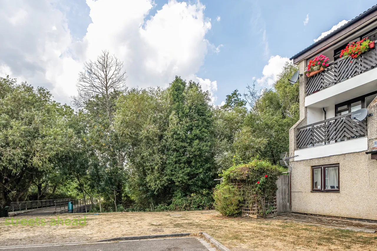 Derwent Road, London, SW20, photo 19