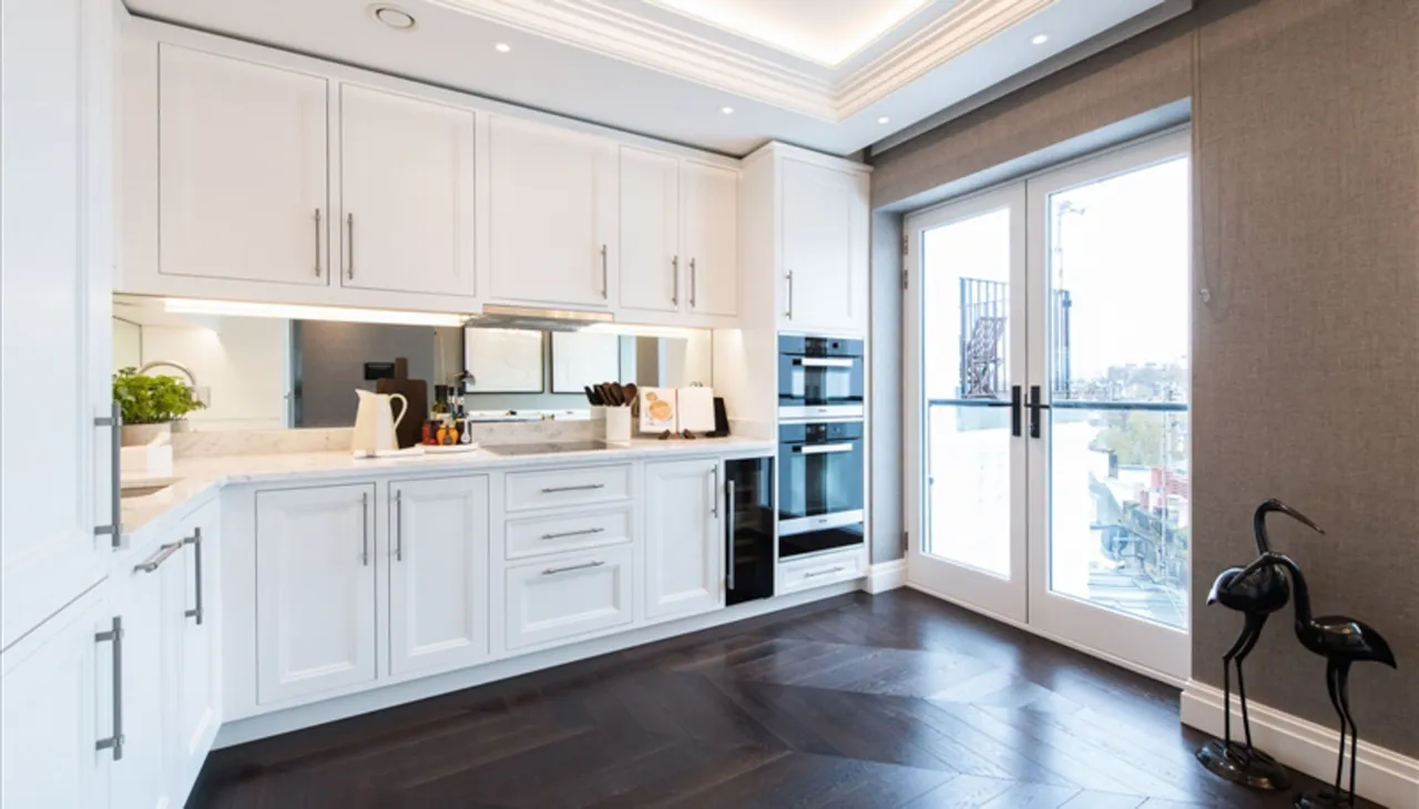 Flat 10, 21-22 Prince of Wales Terrace, London, photo 9