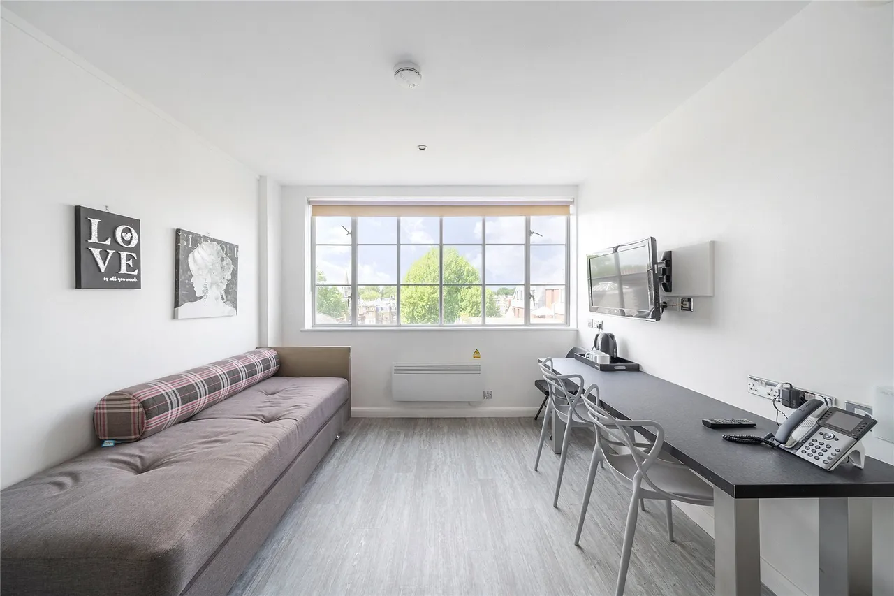 flat to rent — Old Brompton Road, London, SW7