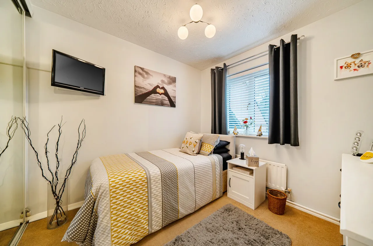 Waggoners Hollow, Bagshot, Surrey, GU19 5RE, photo 15
