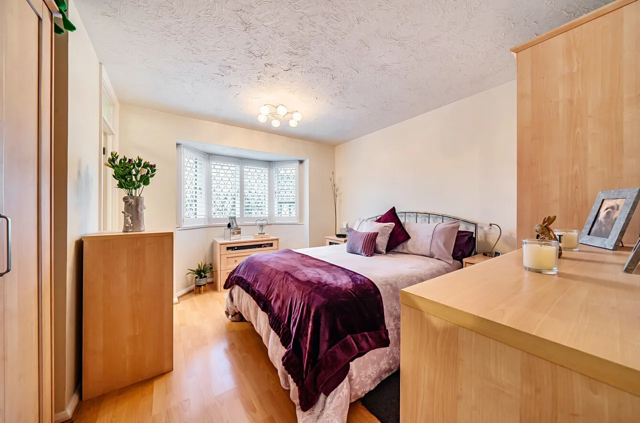 Waggoners Hollow, Bagshot, Surrey, GU19 5RE, photo 8
