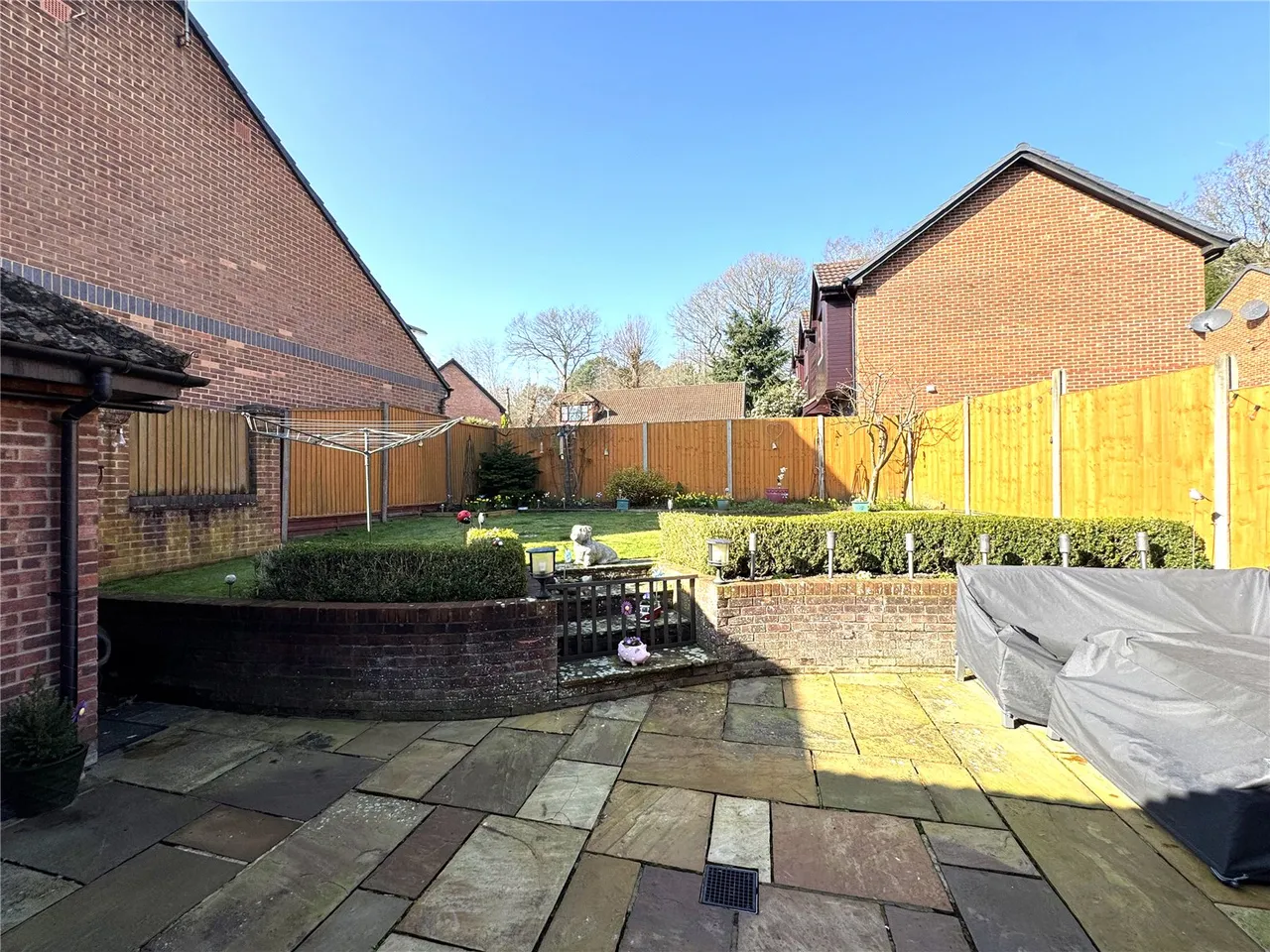Waggoners Hollow, Bagshot, Surrey, GU19 5RE, photo 10