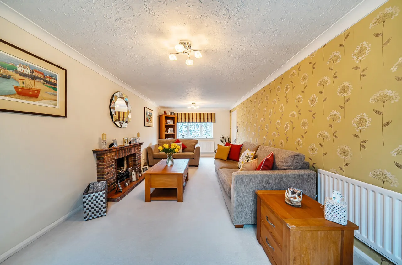 Waggoners Hollow, Bagshot, Surrey, GU19 5RE, photo 12