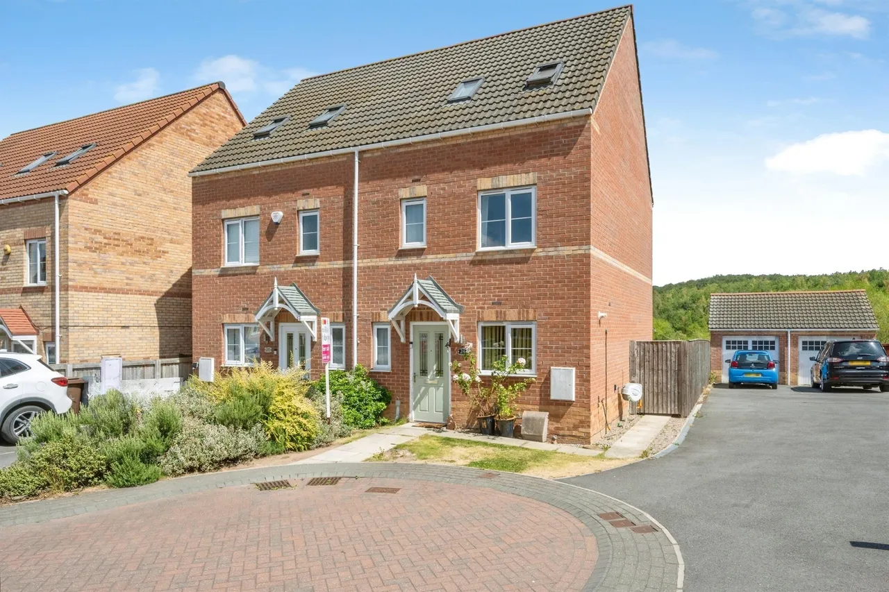 4 bed house for sale, Ceramia Court, Goldthorpe, S63