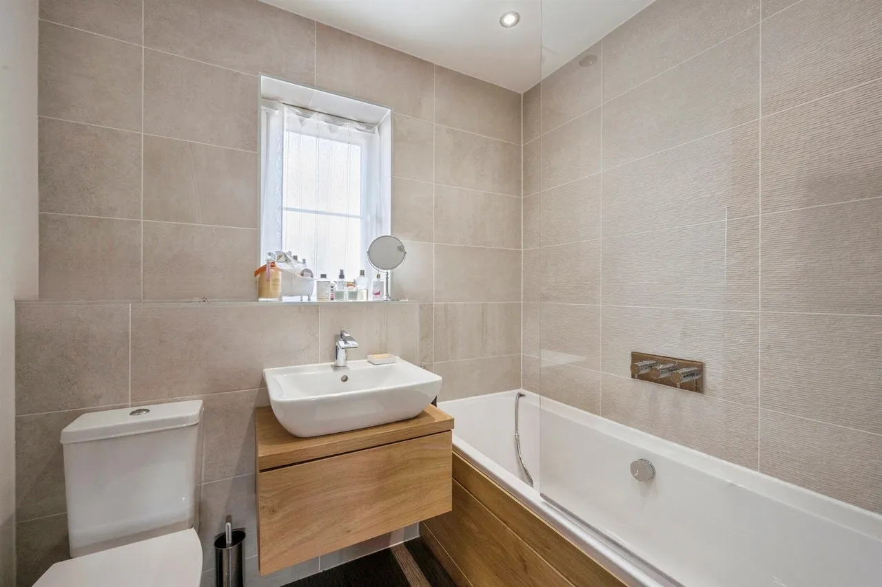 Ceramia Court, Goldthorpe, S63, photo 16