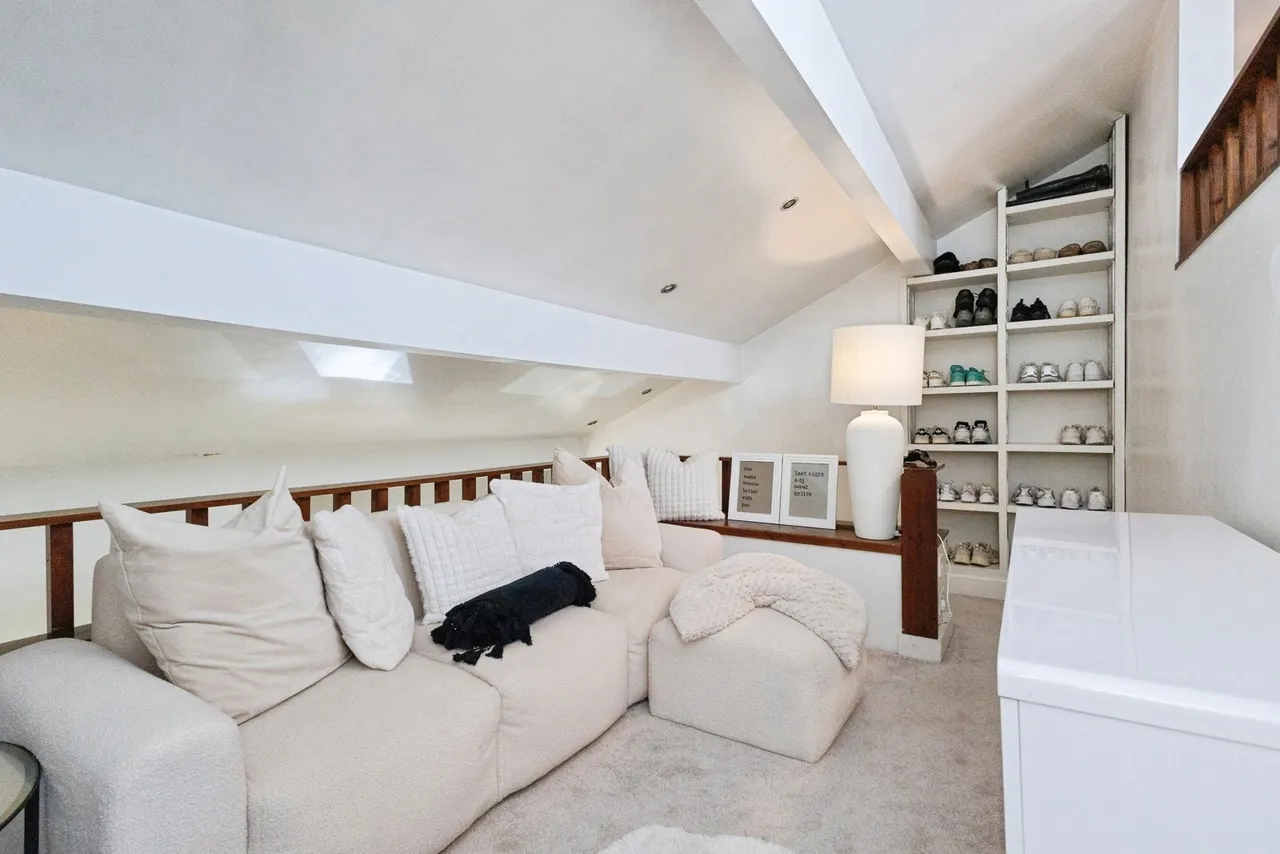 Lowfield Road, Stockport, SK2, photo 23