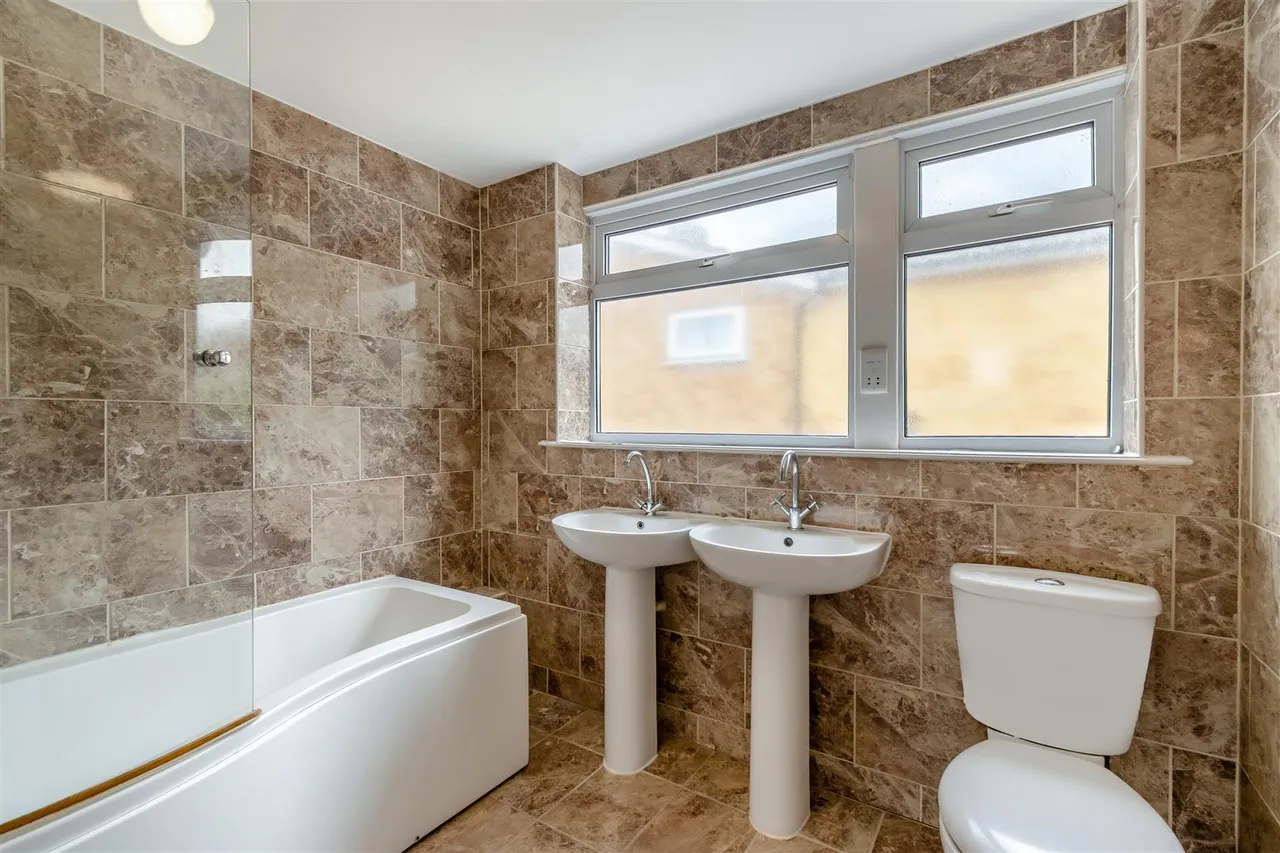 River Close, East Farleigh, photo 26