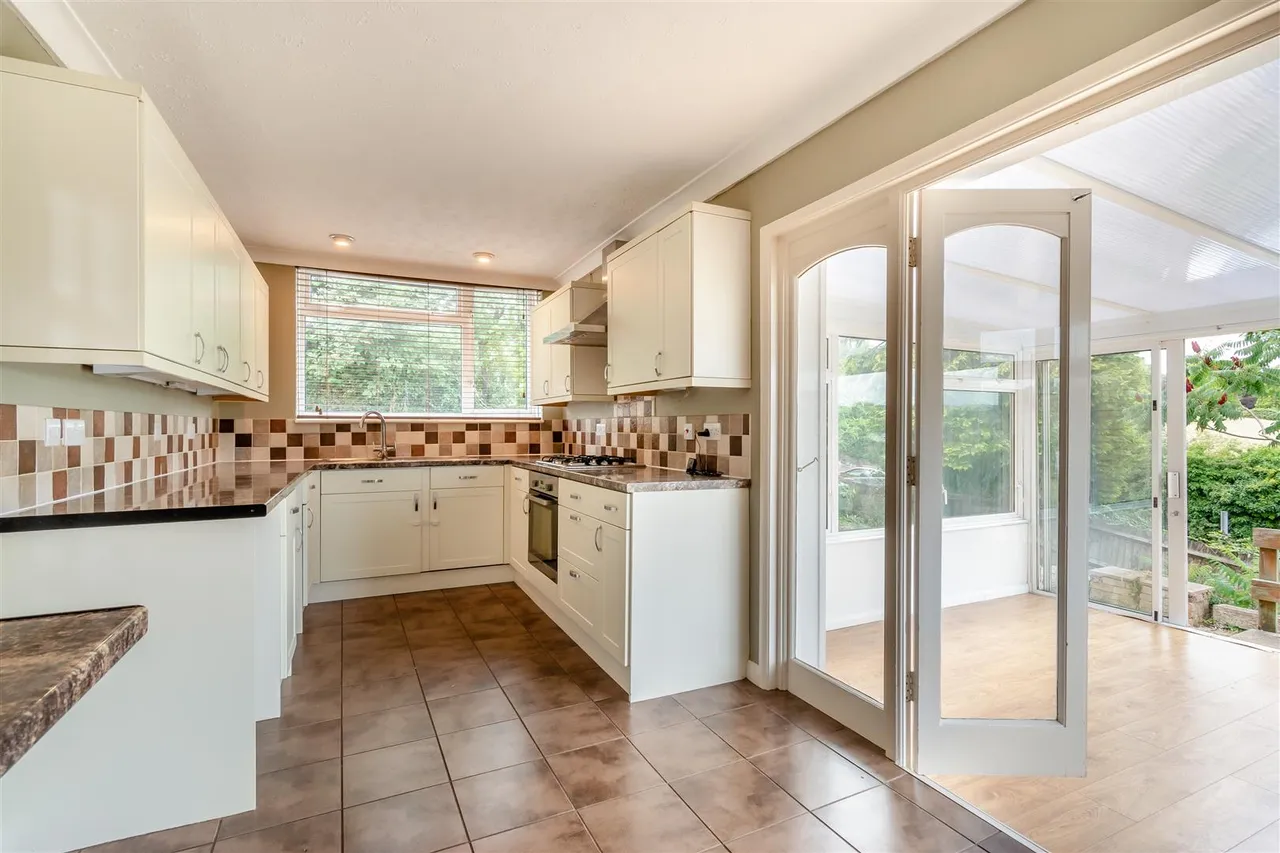 River Close, East Farleigh, photo 6