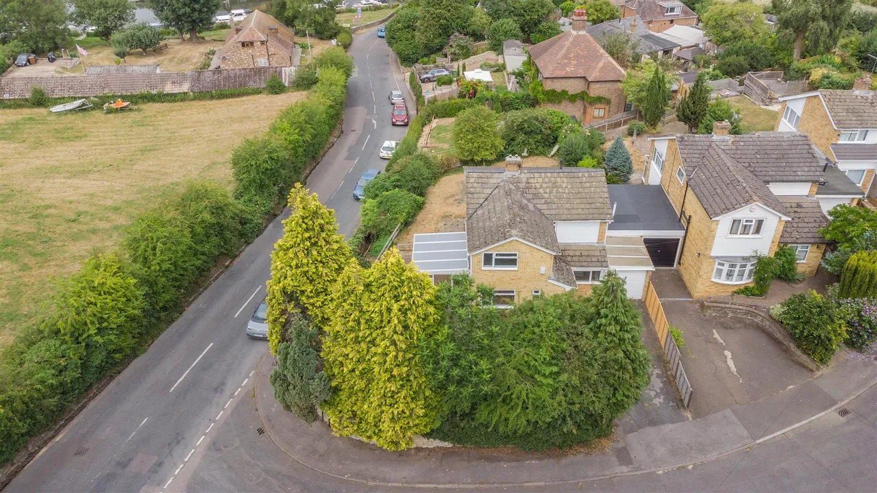River Close, East Farleigh, photo 32