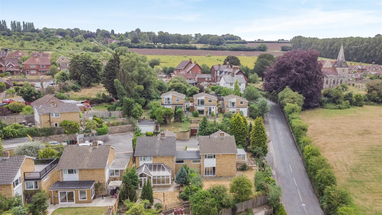 River Close, East Farleigh, photo 37