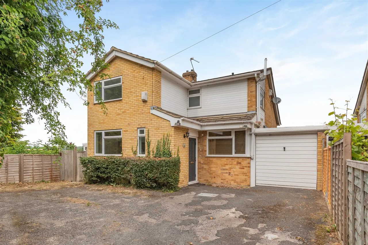 4 bed house for sale, River Close, East Farleigh