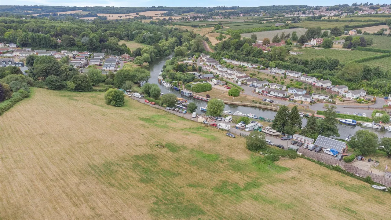 River Close, East Farleigh, photo 42