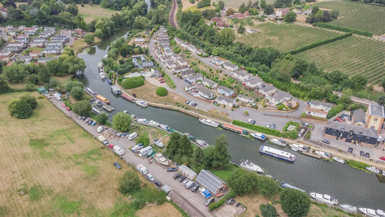 River Close, East Farleigh, photo 35