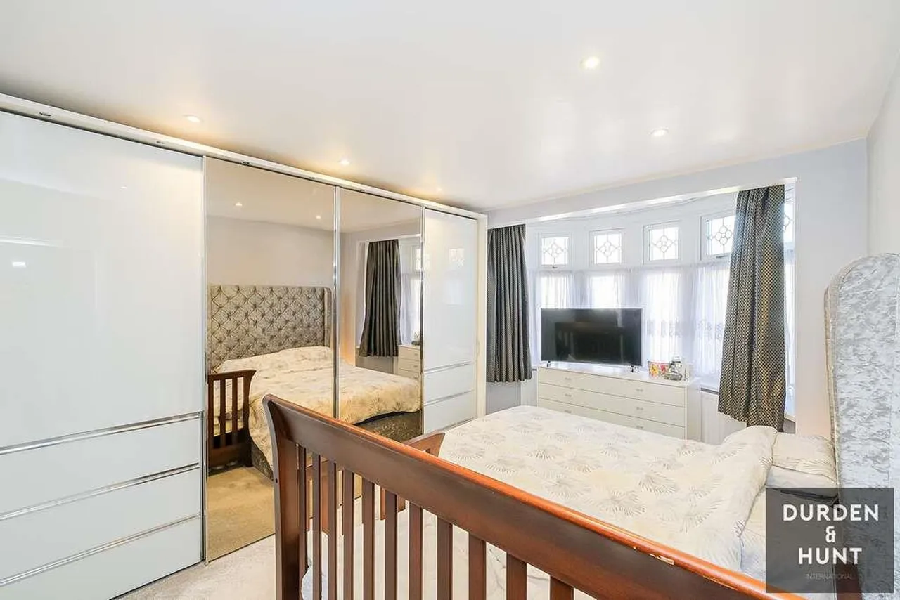 Cavendish Gardens, Barking, IG11, photo 10