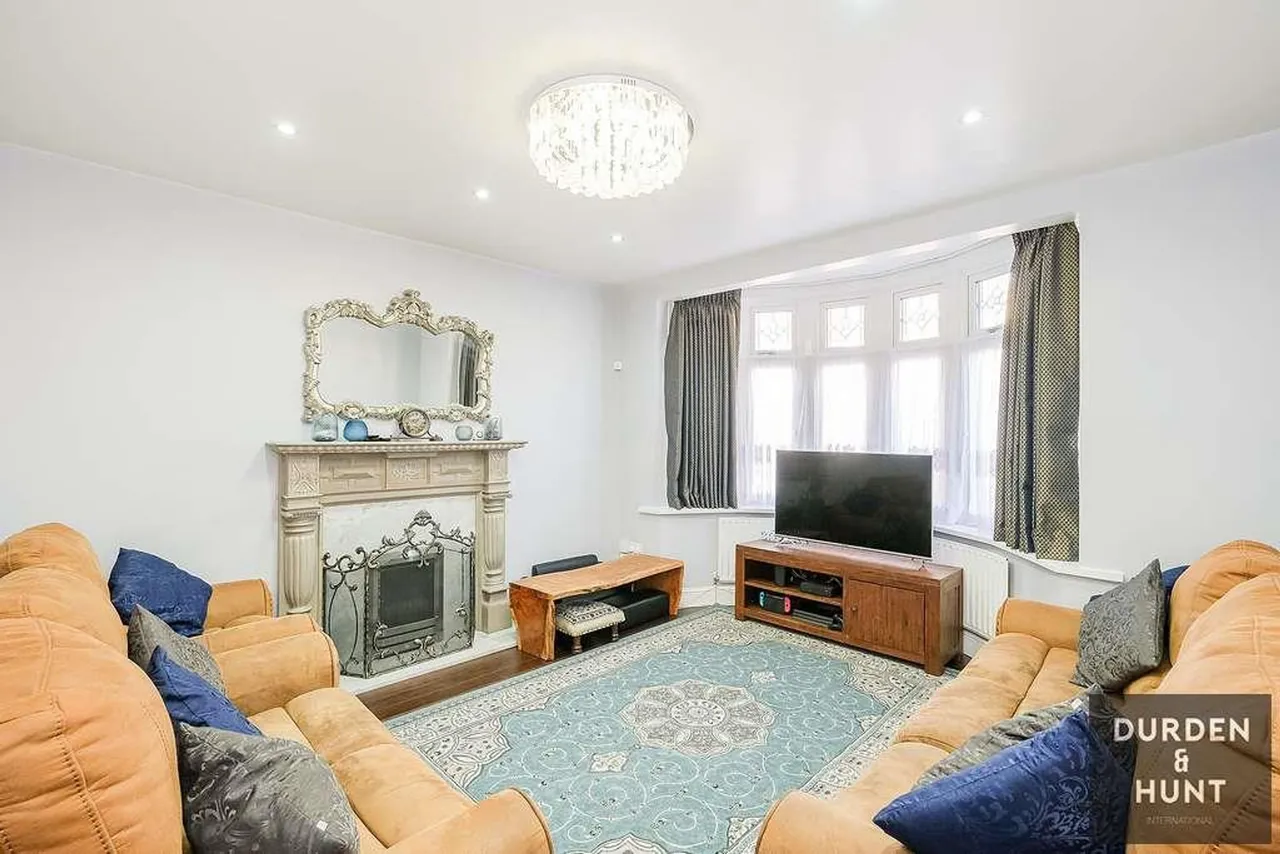 Cavendish Gardens, Barking, IG11, photo 4