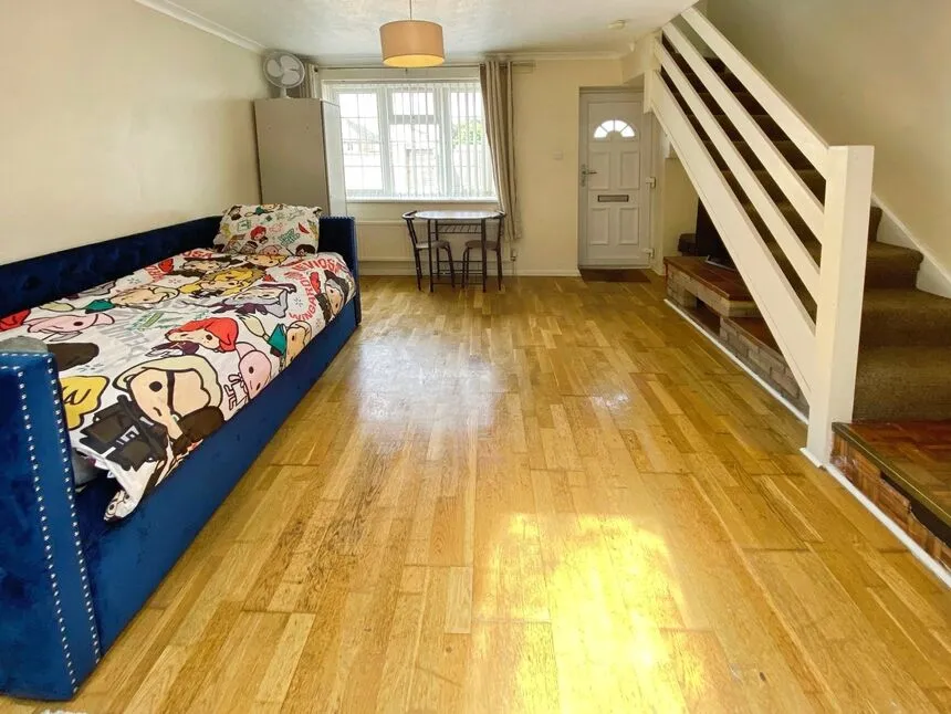 Benskin Road, Watford, Hertfordshire, WD18, photo 3
