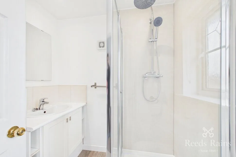 Digpal Road, Churwell, LS27, photo 9