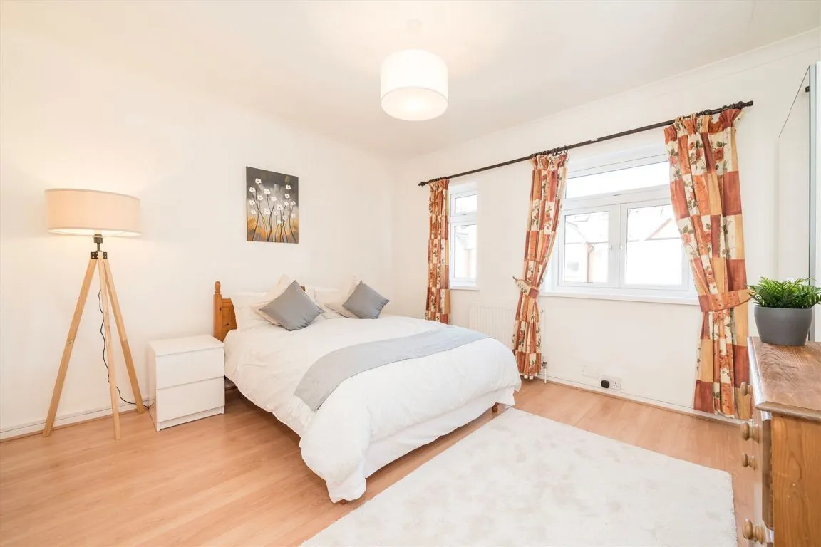 Bollo Lane, W4, photo 5