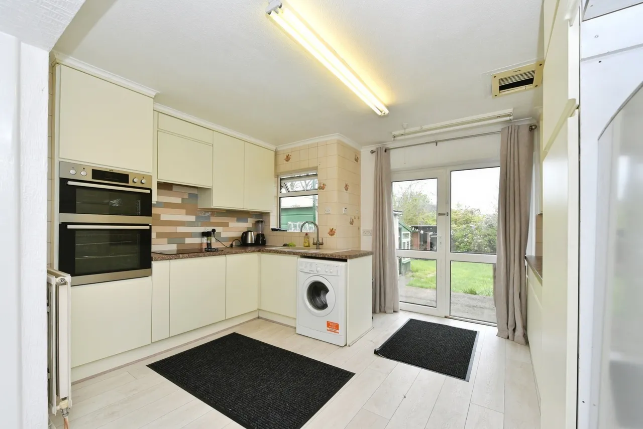 Brecklands, Rotherham, South Yorkshire, S60, photo 2