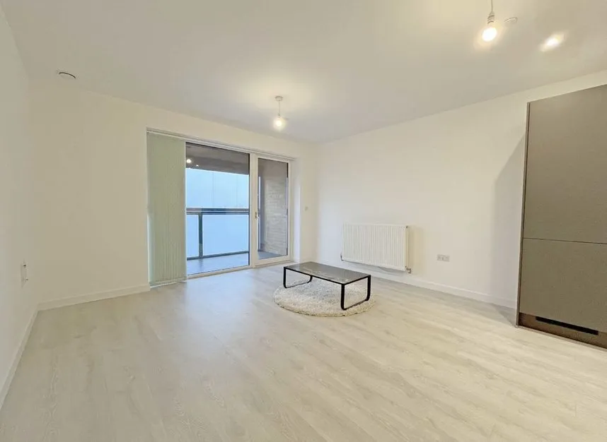 East Acton Lane, East Acton Lane, W3, photo 2