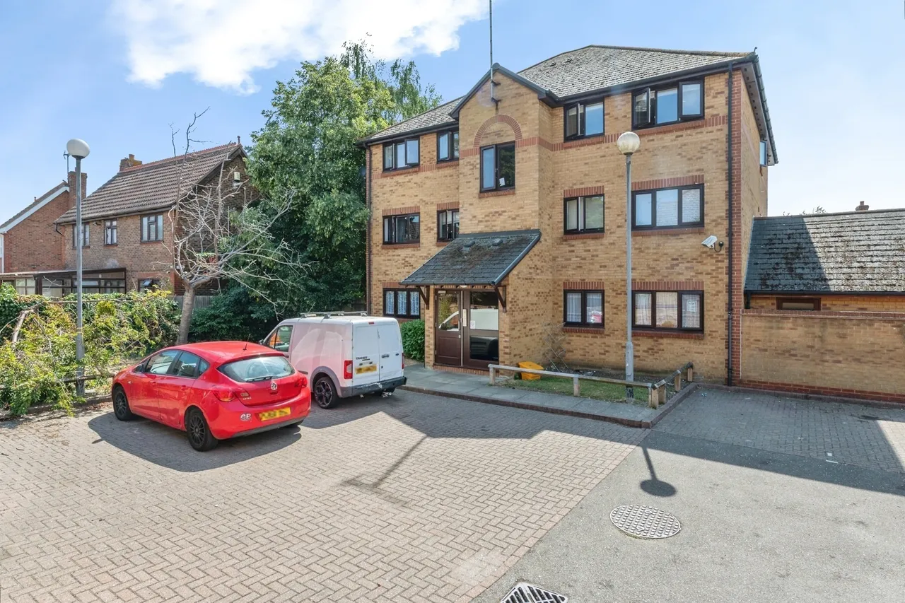 2 bed flat for sale — Wharf Road, Grays, Essex, RM17