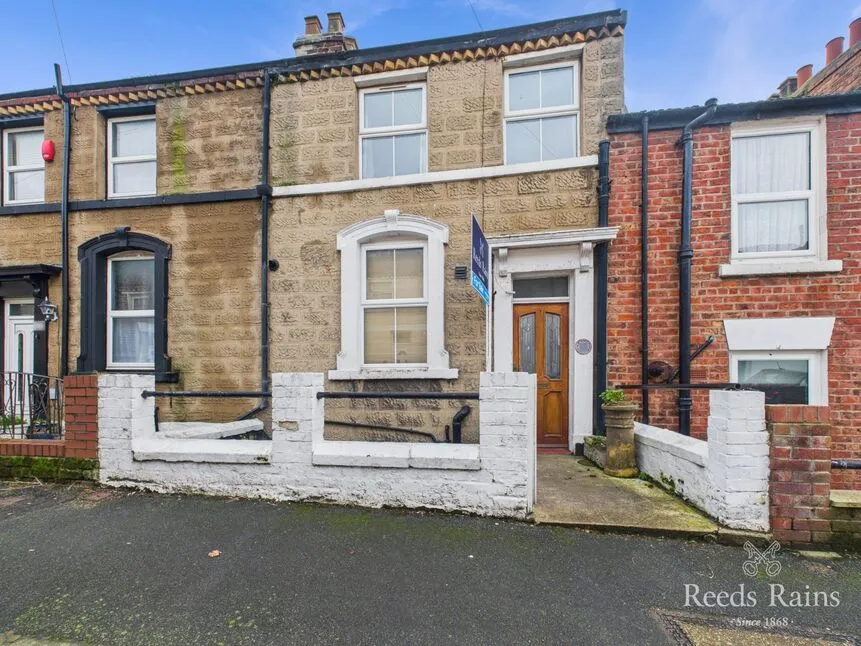 4 bed house for sale, St. Marys Walk, Scarborough, YO11