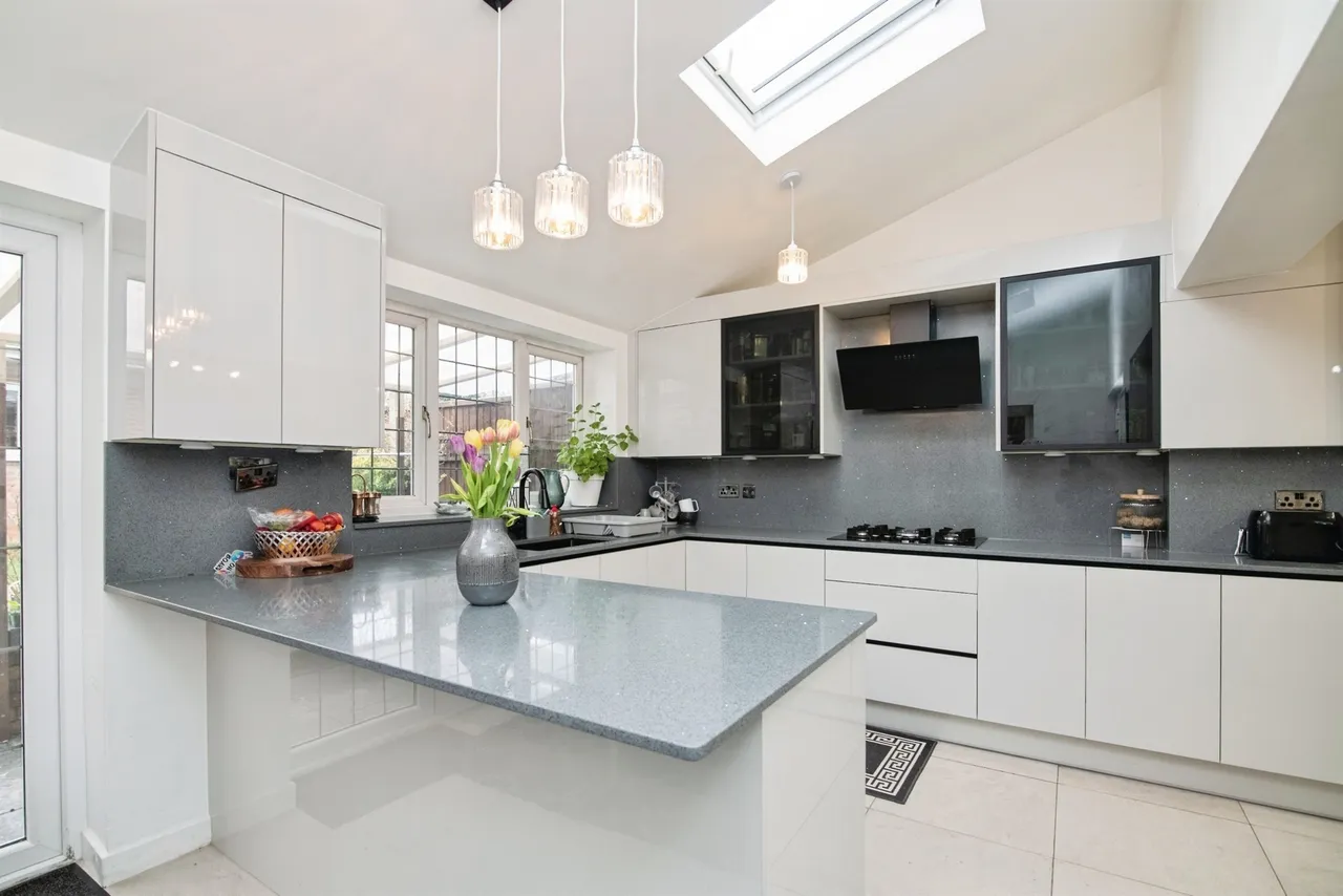 Wooding Crescent, Tipton, DY4, photo 6