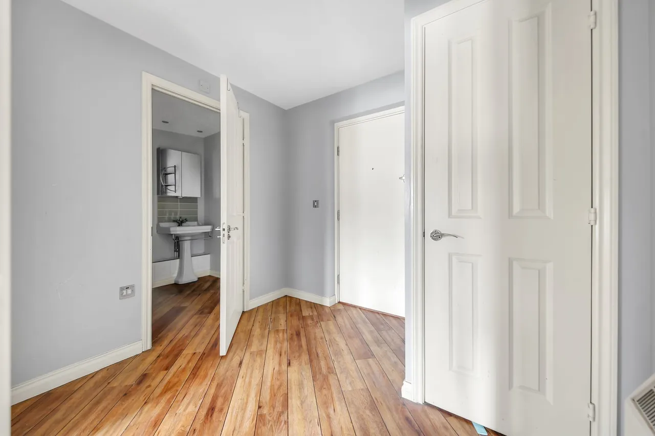 Flat 5, 37 Broomfield Street, London, E14 6BX, photo 11