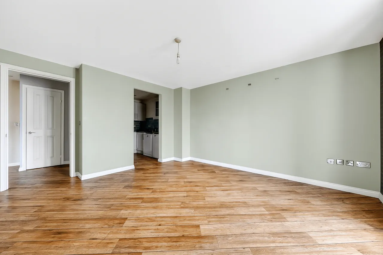 Flat 5, 37 Broomfield Street, London, E14 6BX, photo 3