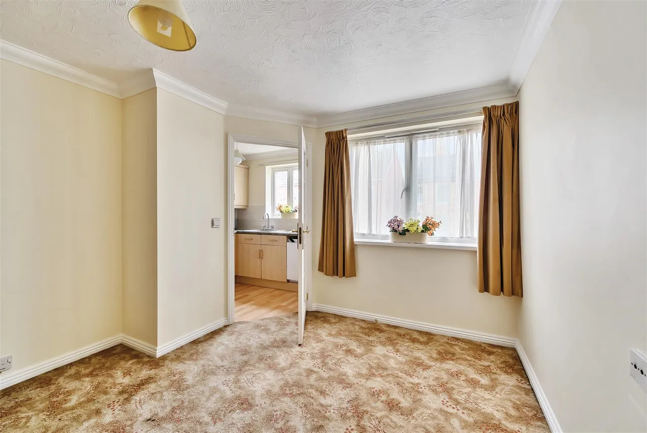 Victoria Road, Farnborough, GU14, photo 6