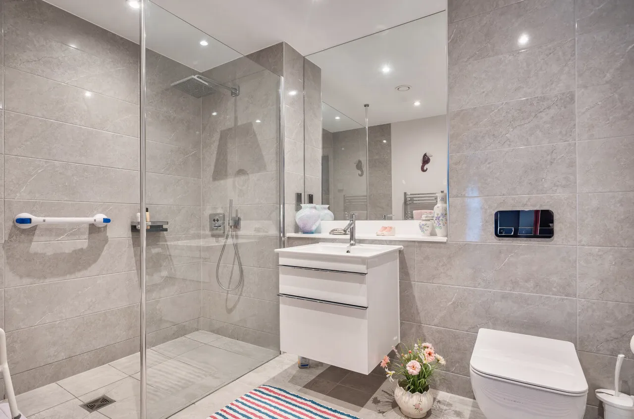 Mortimer Drive, Romsey, SO51, photo 8