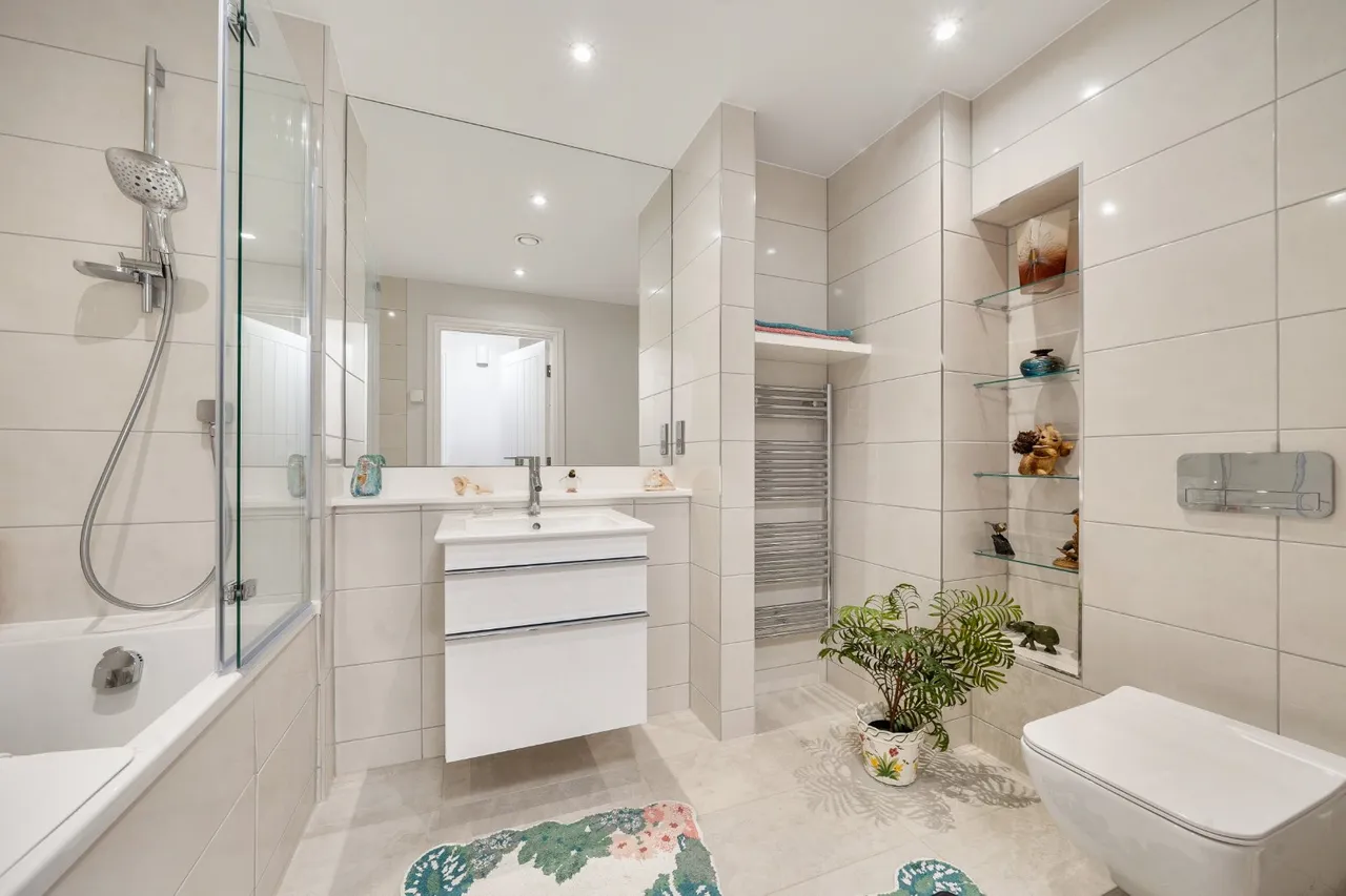 Mortimer Drive, Romsey, SO51, photo 5