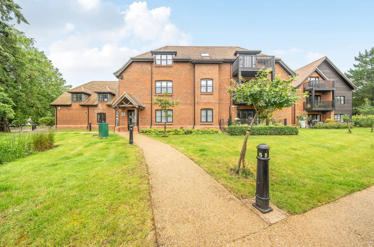 Mortimer Drive, Romsey, SO51, photo 11