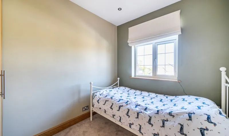 North View Crescent, Epsom, KT18, photo 23
