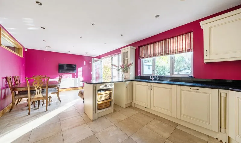 North View Crescent, Epsom, KT18, photo 2