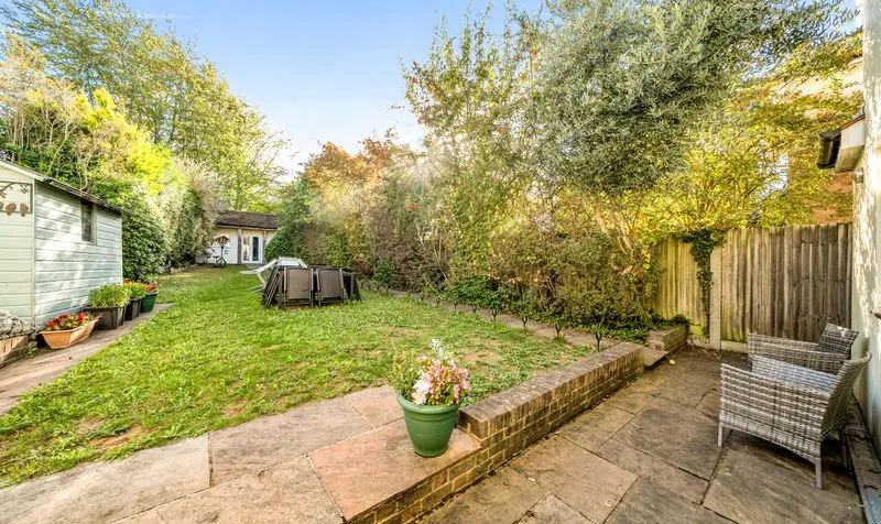 North View Crescent, Epsom, KT18, photo 4