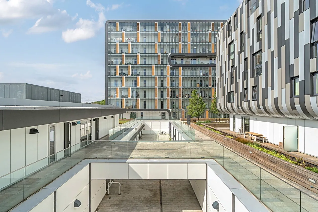 2 bed flat for sale — Love Lane, SE18