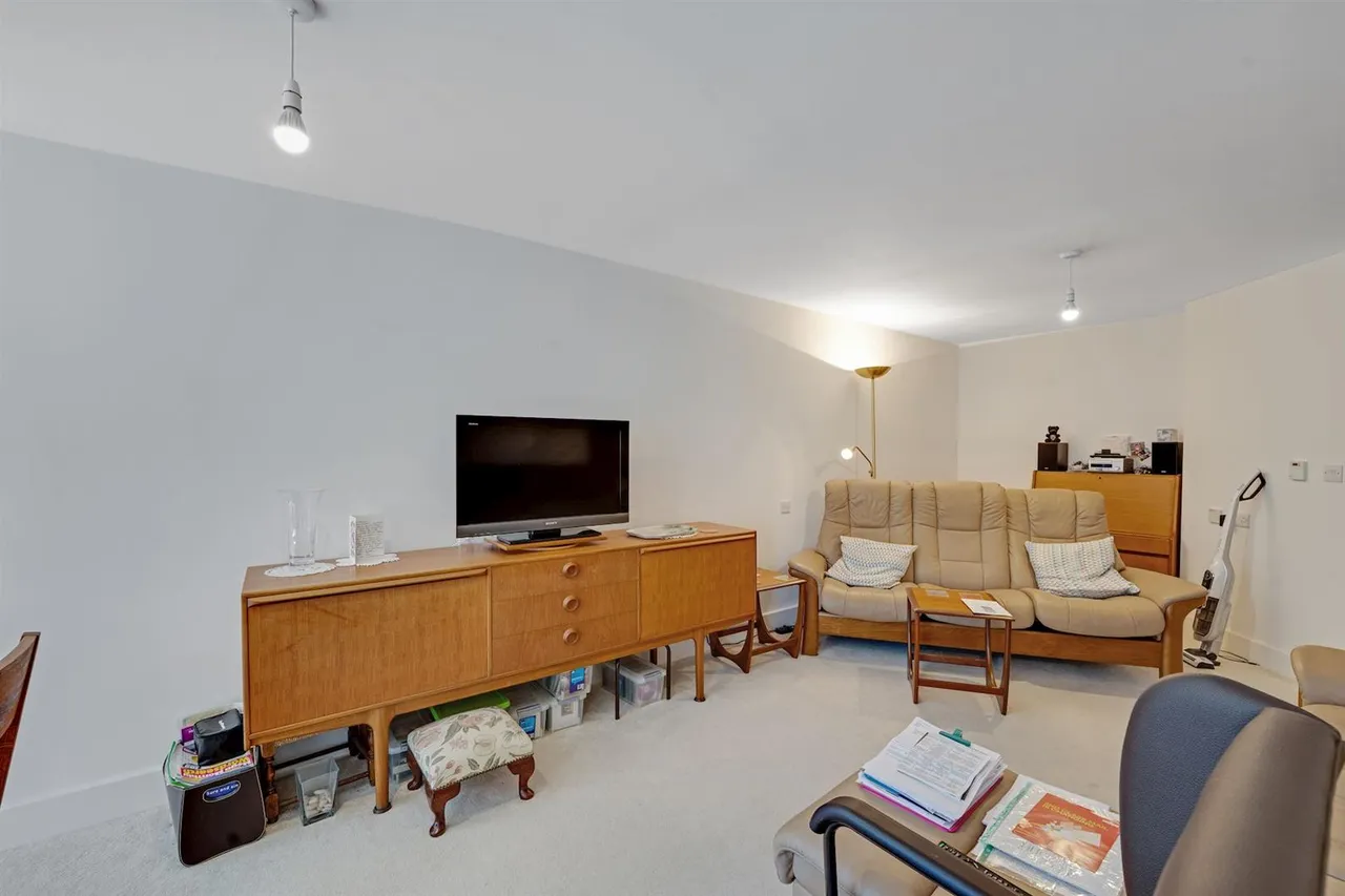 Kingston Road, Raynes Park, SW20, photo 14