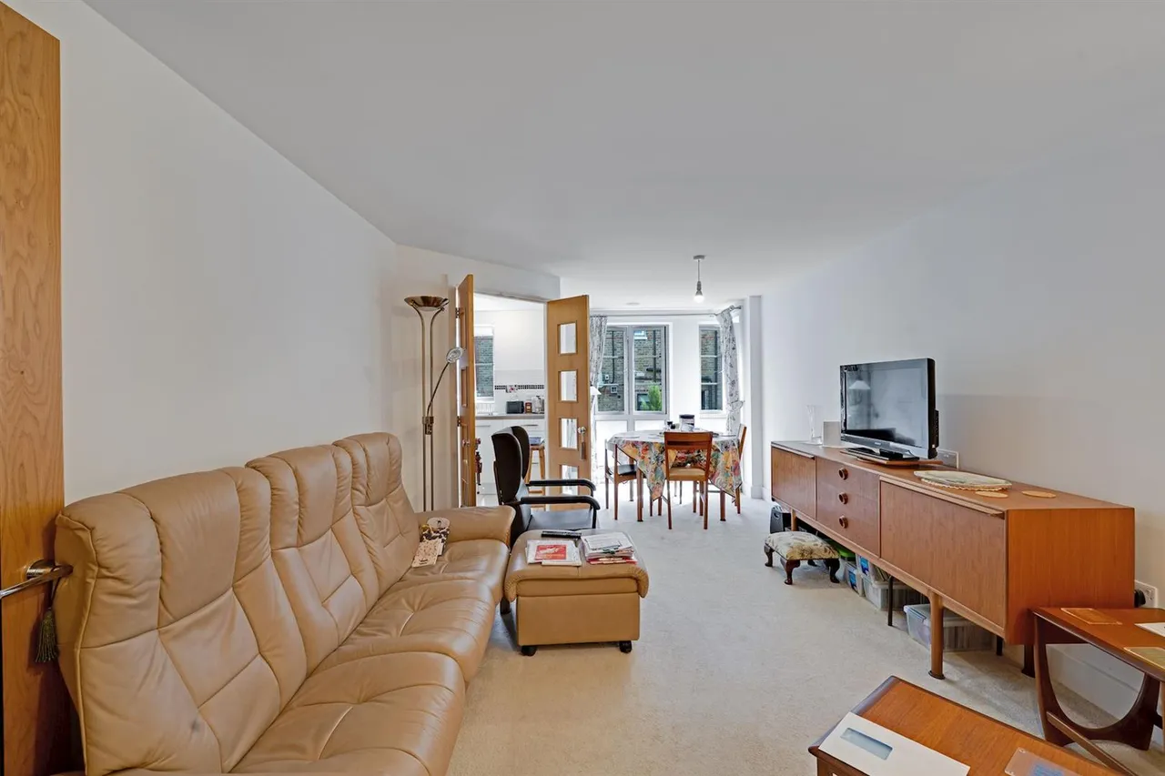 Kingston Road, Raynes Park, SW20, photo 11