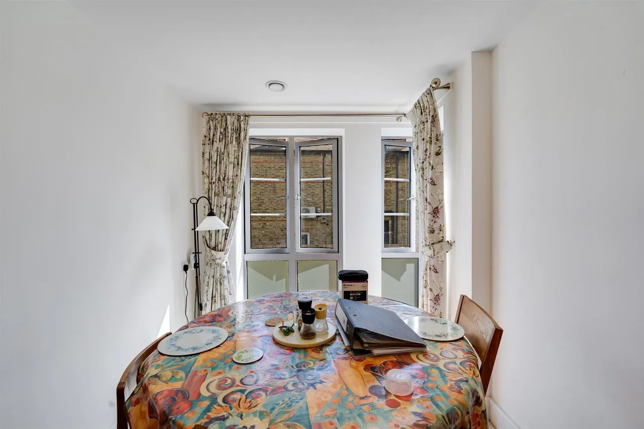 Kingston Road, Raynes Park, SW20, photo 12