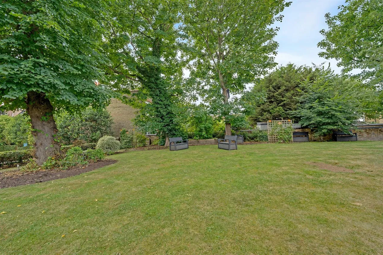 Kingston Road, Raynes Park, SW20, photo 18
