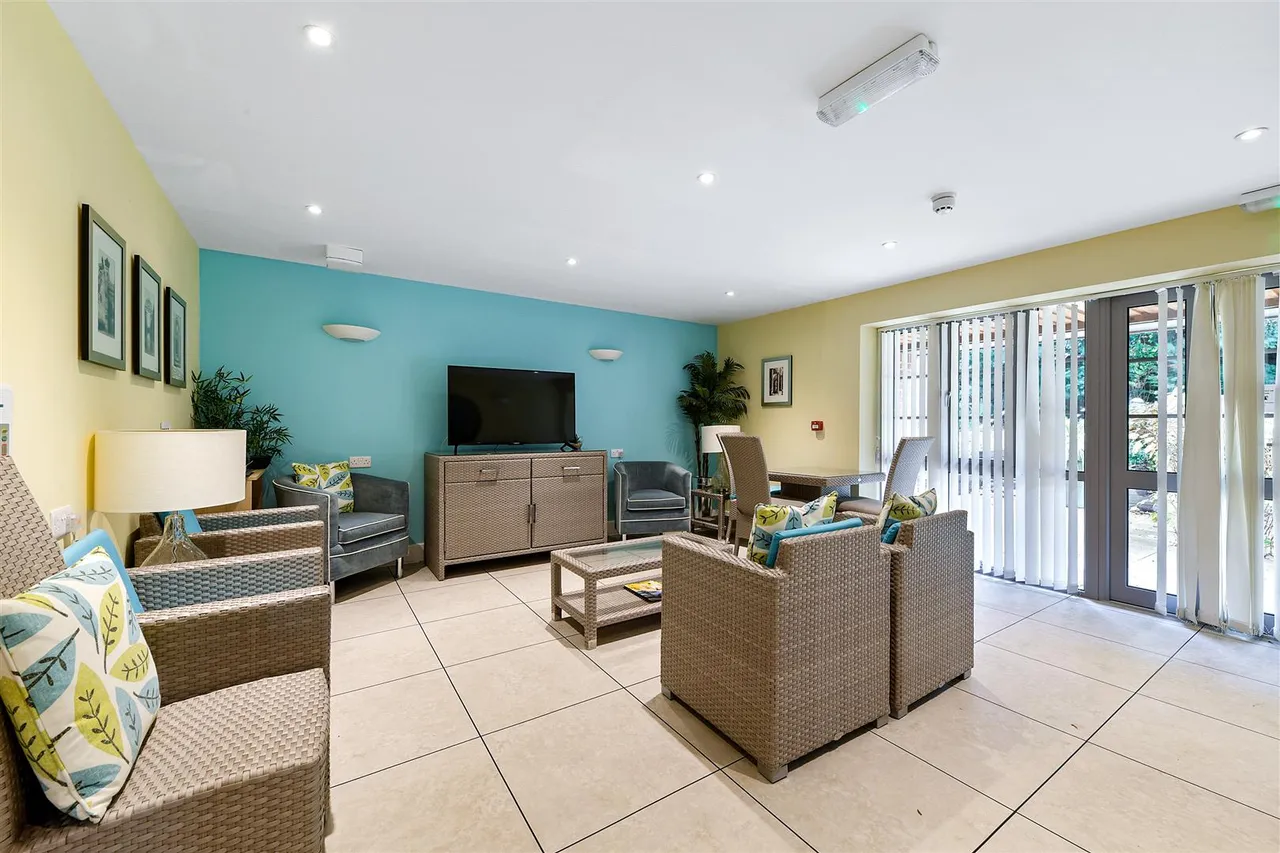 Kingston Road, Raynes Park, SW20, photo 4
