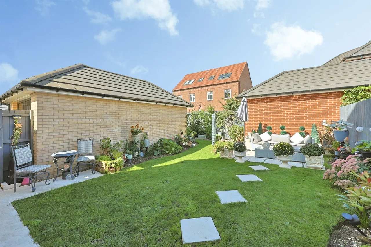 Elham Road, Rackheath, NR13, photo 19