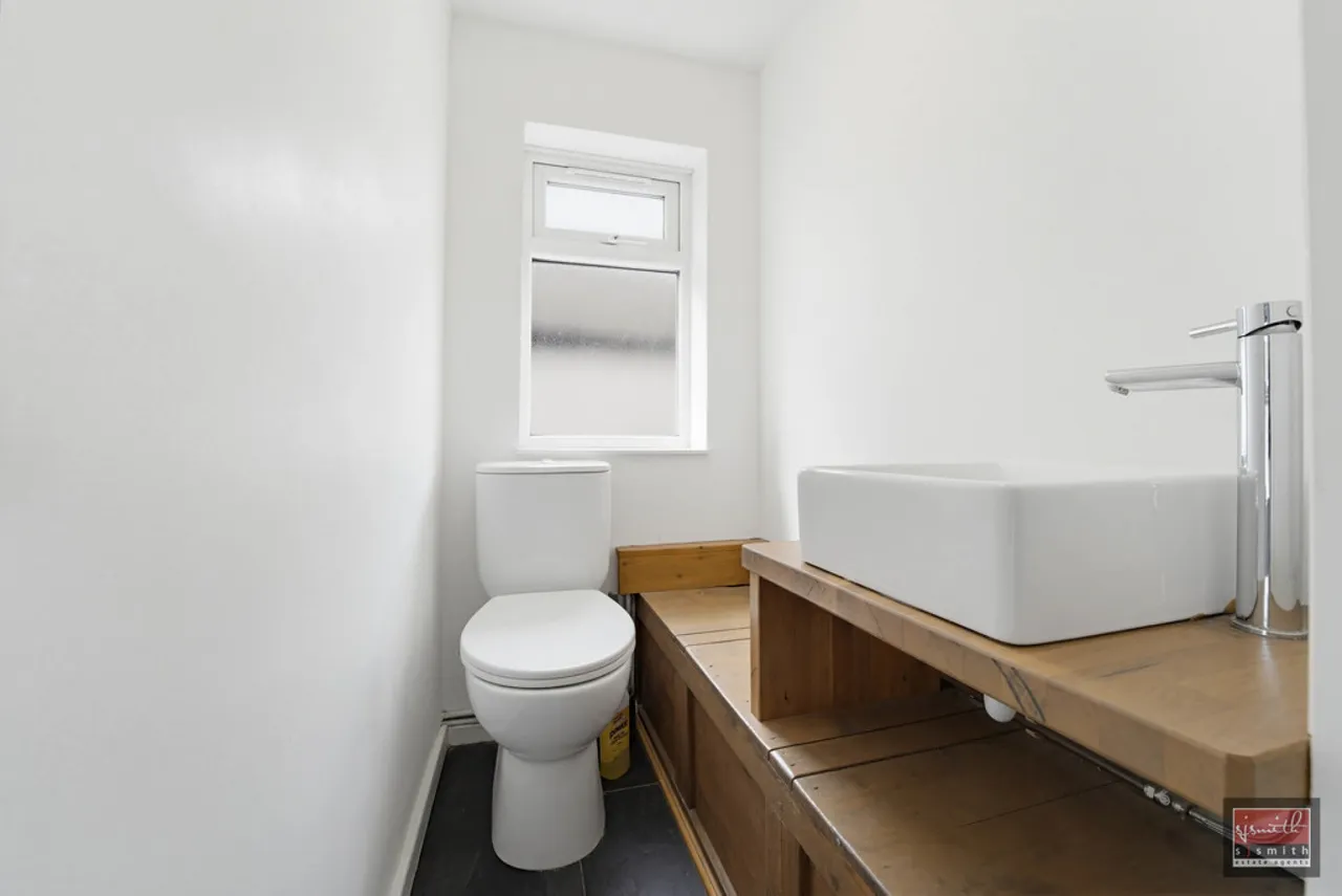 Wolsey Road, Ashford, TW15, photo 11